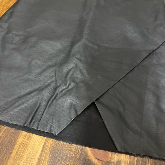 Club Monaco Pleather Skirt Size 4 - Picture 5 of 8